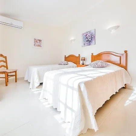 Sleeps 6 With Pool Air Con And Wifi Villa *