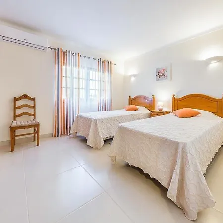 Sleeps 6 With Pool Air Con And Wifi Villa Vilamoura