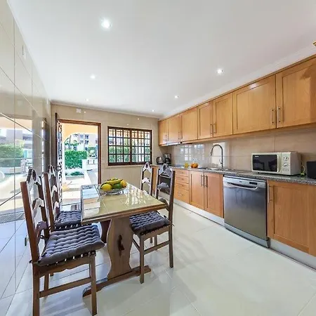 Sleeps 6 With Pool Air Con And Wifi Villa Vilamoura